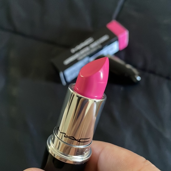 Lustreglass lipstick - pout of control - Picture 2 of 7